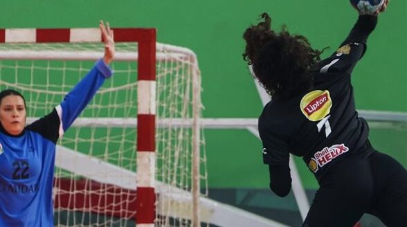 الأهلي يحقق التأهل لنهائي السوبر المحلي لسيدات اليد بعد الفوز على سبورتنج