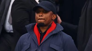 الكاف يمنع إيتو من حضور 4 مباريات ويغرمه 20 ألف دولار بسبب تجاوزاته – يلا شوت