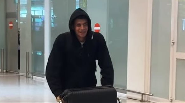 حمزة عبد الكريم يصل إلى برشلونة استعدادًا للانضمام إلى فريق البارسا