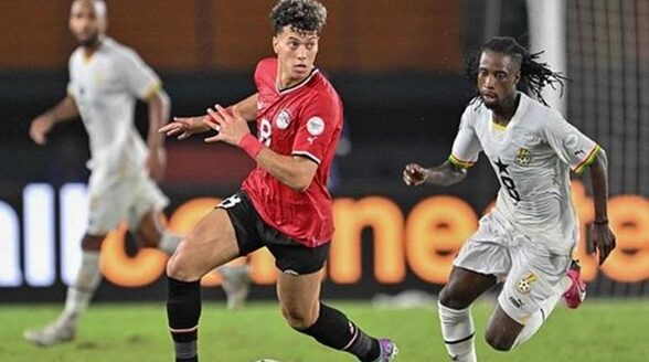 عرض إنجليزي جديد لإمام عاشور لاعب الأهلي: كل التفاصيل هنا