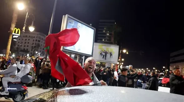 فرنسا تمنع احتفالات جماهير المغرب والسنغال في الشانزليزيه – يلا شوت