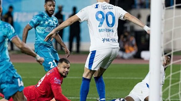 بنزيما يحقق هاتريك في أول مباراة له مع الهلال في الدوري السعودي – يلا شوت