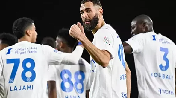 بنزيما يحقق هاتريك والهلال يفوز على الأخدود بستة أهداف دون رد – يلا شوت