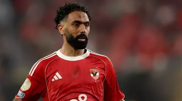 شوبير يناقش غياب حسين الشحات عن التشكيل الأساسي للأهلي – يلا شوت